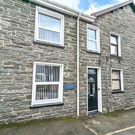 Cheerful 2 Bed Home With Mountain Views Blaenau Ffestiniog Bagian luar foto